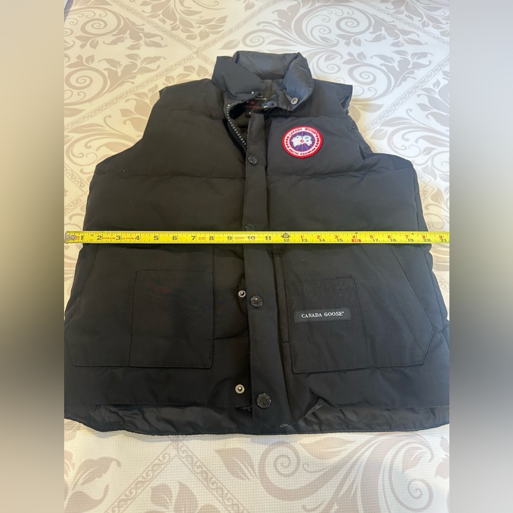 Canada Goose Black Vest S - Picture 3 of 11